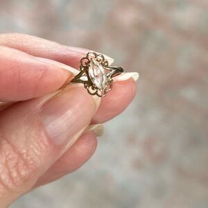 Vintage 1950s 10K SOLID GOLD Ring with Genuine Quartz